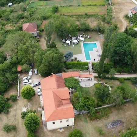 Vila Casa Ivan Tihaljina